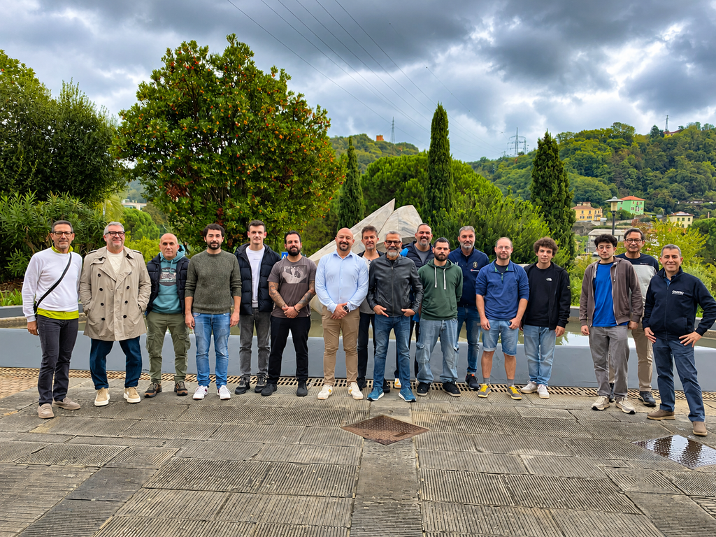 Casta+ e il corso EQF3 Posaclima: formazione per serramentisti 1 Ritratto di gruppo nel parco